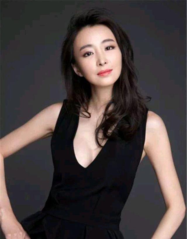 吴亦凡|42岁却像24岁，出道20年不温不火，为人低调零绯闻