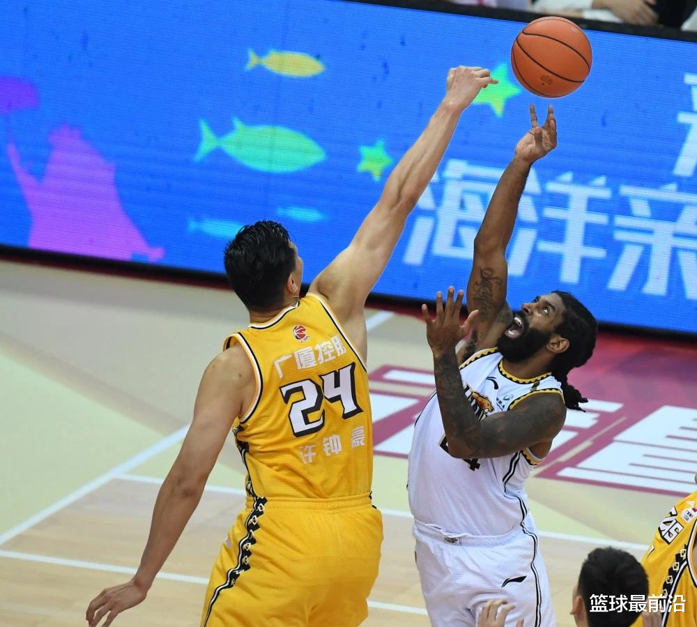 遼寧男籃|遼寧逆轉廣廈！繼偉21分救主，外援合砍37分，楊鳴再迎挑戰