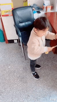 苏月瑾 “如果艾滋病毒和癌细胞对着干,人类是不是就无敌了?”哈哈