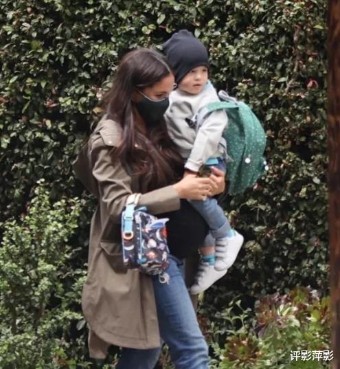 英国王室|梅根有多不受待见，生完女儿2个月，莉莉贝才上王室简历