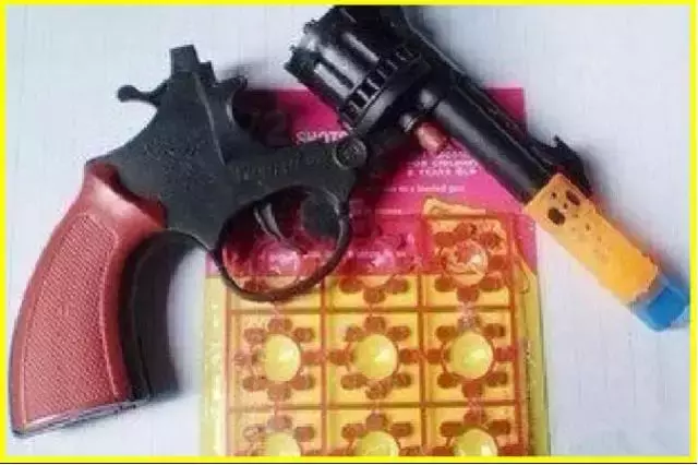 囚犯|老照片：70后、80后与95后的春节记忆