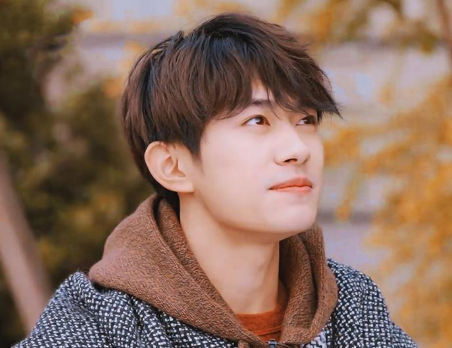 龚俊|龚俊：哇，我变性后好漂亮，千玺：我也好漂亮，王源：我好羞涩