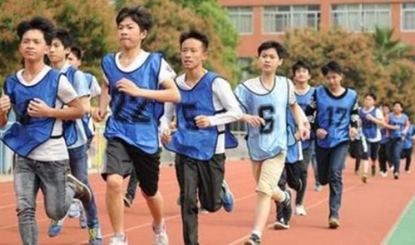 吴洪娜聊说育儿|男生的身高什么时候停止发育?注意这个阶段,学生和家长要知道