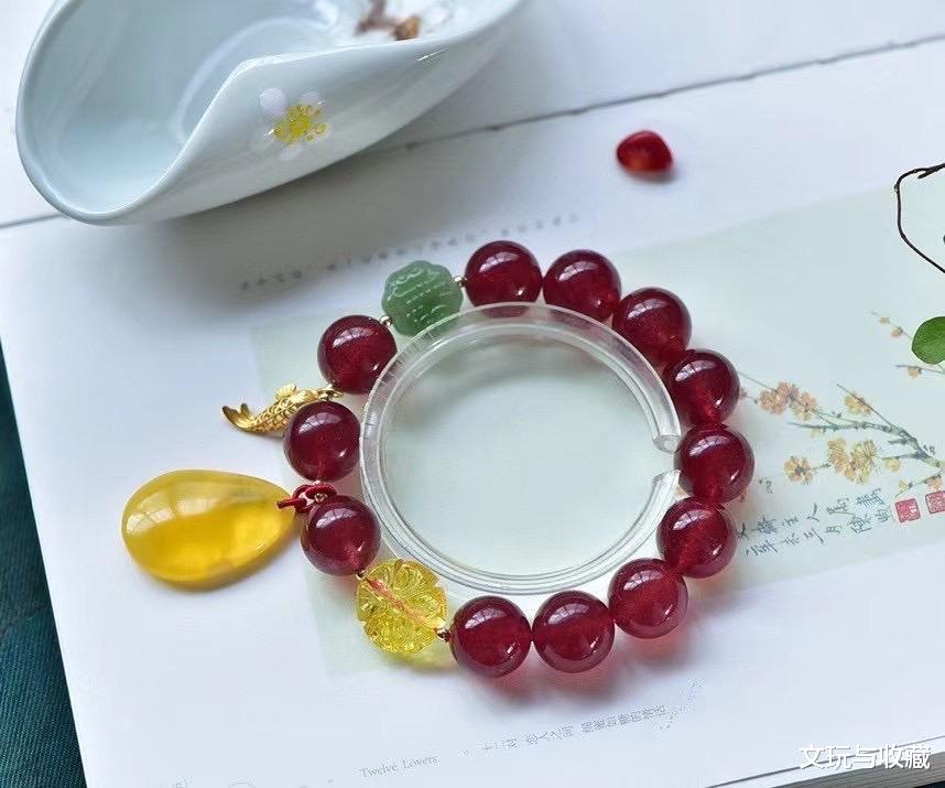 雕刻|女士戴的手串适当花哨点，并不是幼稚，而是更懂生活