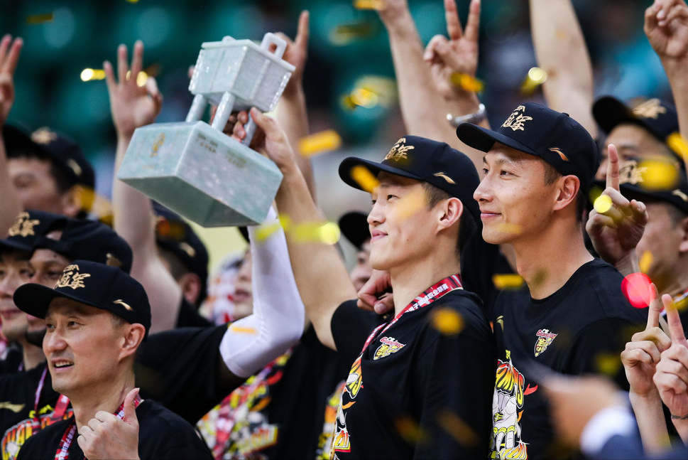 杨鸣|蒋兴权正式摊牌了？总决赛输球杨鸣再传噩耗，辽篮这回麻烦大了