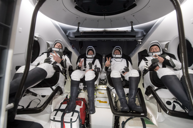 SpaceX太空船成功返回地球!4名宇航员“惊险回家”