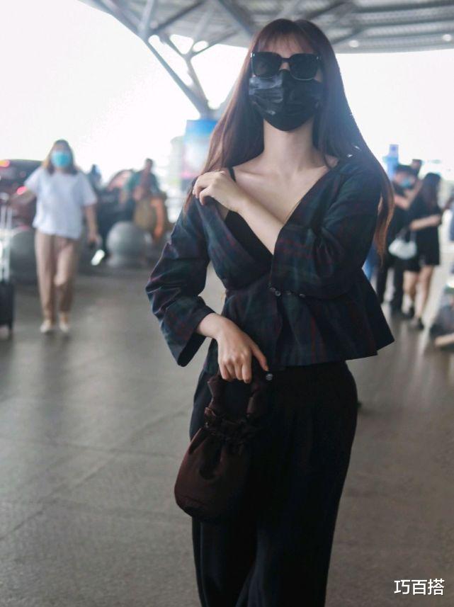 巧百搭|虞书欣衣品与颜值一样出色！3套黑色系穿搭个性十足，技巧可照搬