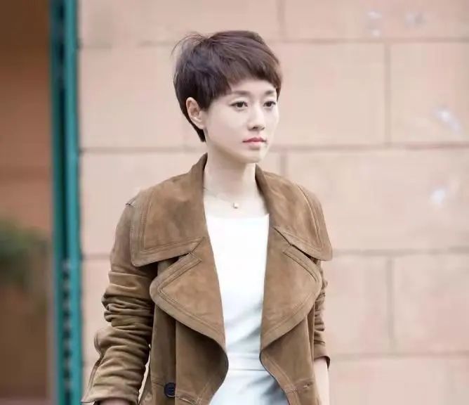 马伊琍|马伊琍代言奶茶店被查，诈骗金额超7亿，雇人排队营造假象