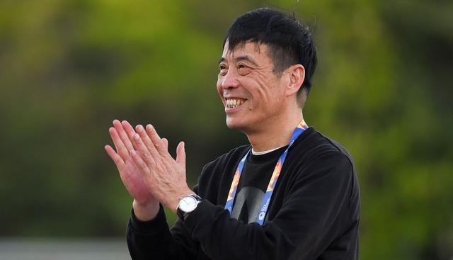 憨爸爸育儿|会哭的孩子有奶吃？陈戌源借俱乐部抗职业联盟，国足还有什么希望