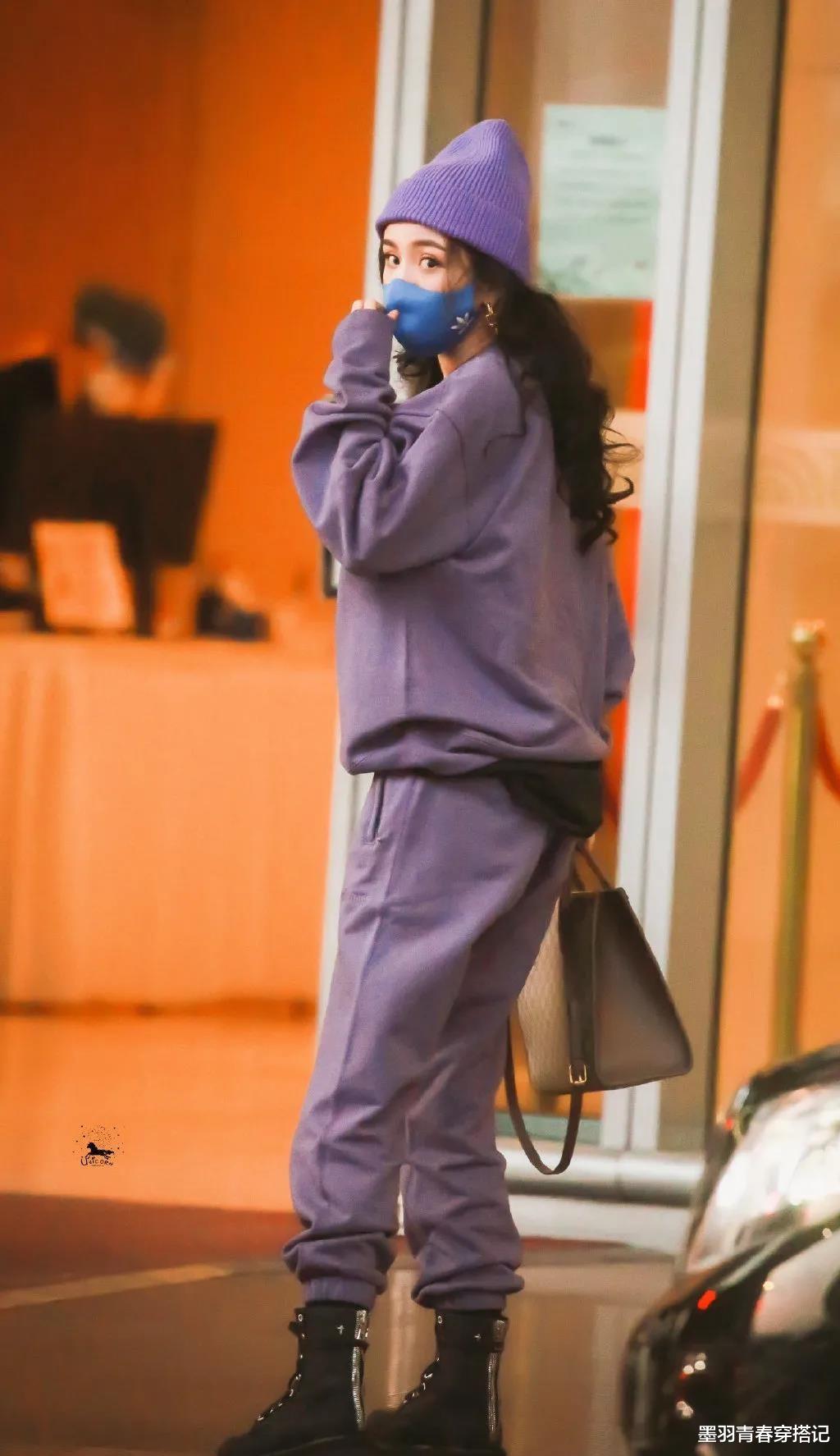 墨羽青春穿搭记 拜托，运动裤别再搭运动鞋，今年流行“运动裤+靴子”，显高显瘦