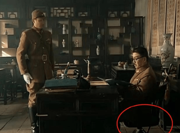 穿帮镜头|05版神剧《亮剑》,你没发现的七大穿帮镜头,复活的日本军官亮了!