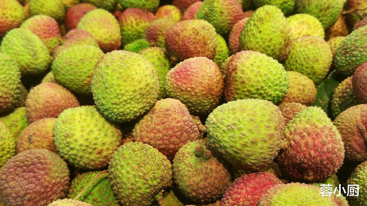 蓉小厨 选荔枝可别只挑红的了,老果农教我7招,一挑一个准,不花冤枉钱