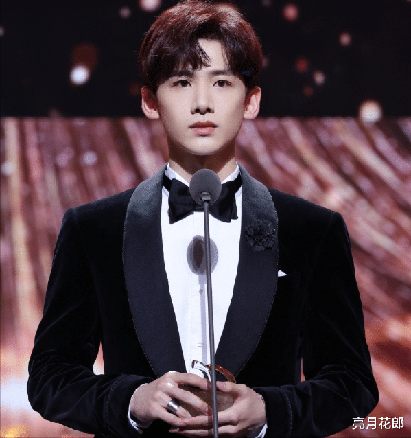 王一博|白敬亭一步步走红，是娱乐圈最大的“耻辱”？这么说真的对吗？