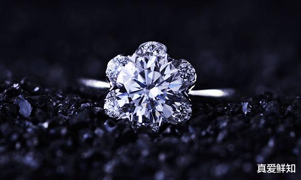 真爱鲜知 如何让爱情重新焕发生机？30分钻戒寓意深厚，令爱情充满色彩
