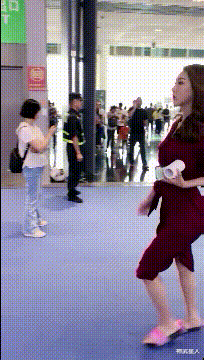 神武星人|“姑娘，穿白衣服就别参加泼水节了，看着多尴尬啊！”哈哈哈哈