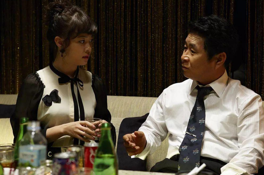 撩球帝说 95后女子857成瘾，确诊宫颈癌，医生摇头：晚了，男友当场分手