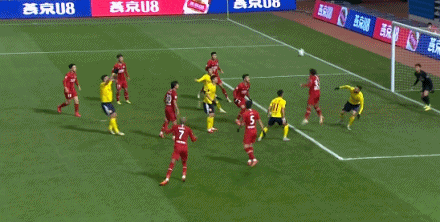 那些你很冒险的梦 26岁苏宁旧将梅西附体！左右两个肋部来回穿插，如泥鳅一样顺滑！