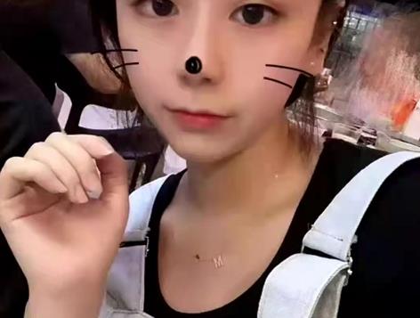 为娶网恋女友,臭豆腐摊主花光39万积蓄,订完婚仍未见过女友本人