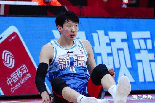 李寧|周琦離奇輪休！發文抵制耐克后現身球館，身穿李寧亮眼，球迷：帥