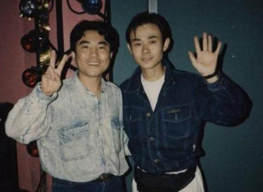 周旭阳嘉应 有种“整容”叫刀郎的帽子, 脱下帽子差别太大, 网友：这是同一个人