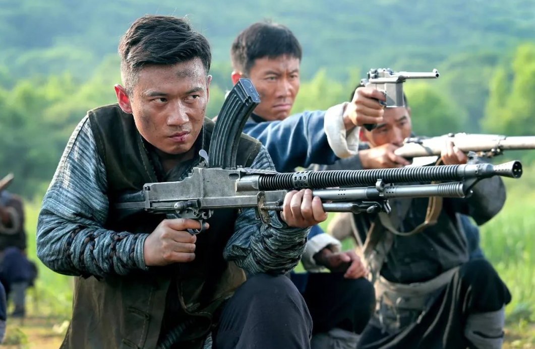 奶果的妈咪 刘晓洁“军嫂”气质突出，与他从“父女”变夫妻，孩子11岁才曝光