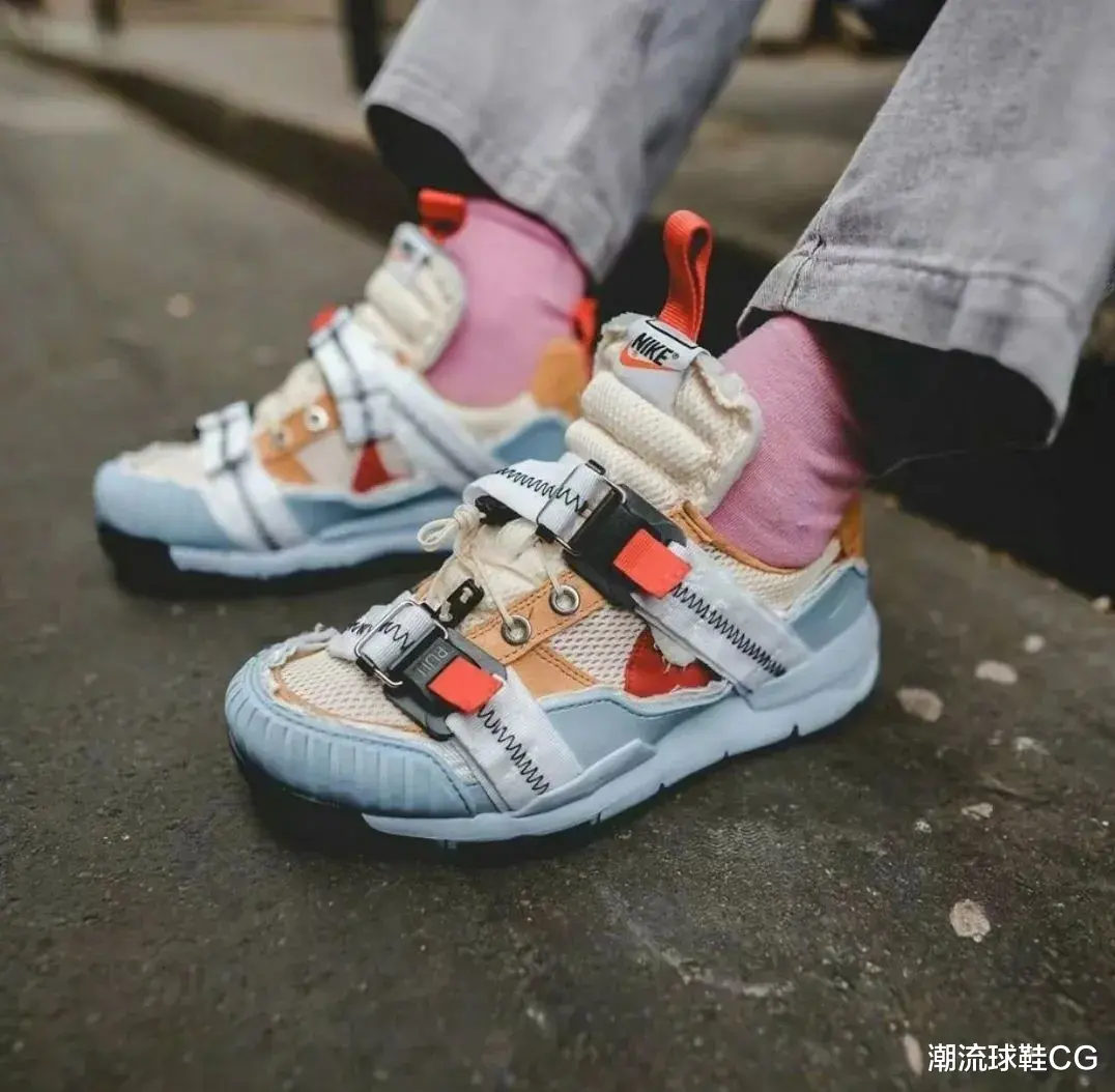 |耐克天价宇航员抄袭国产解放鞋？詹姆斯上脚平替版本！