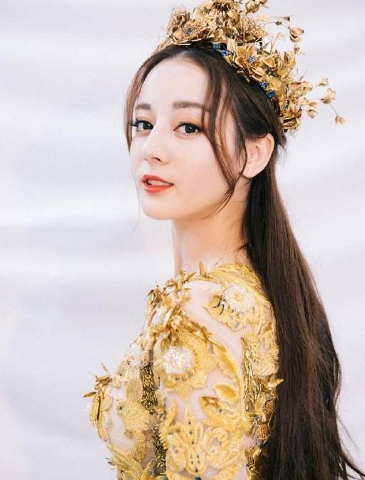 迪丽热巴|杨幂旗下“四朵金花”，只有迪丽热巴名气直逼老板，网友直呼优秀