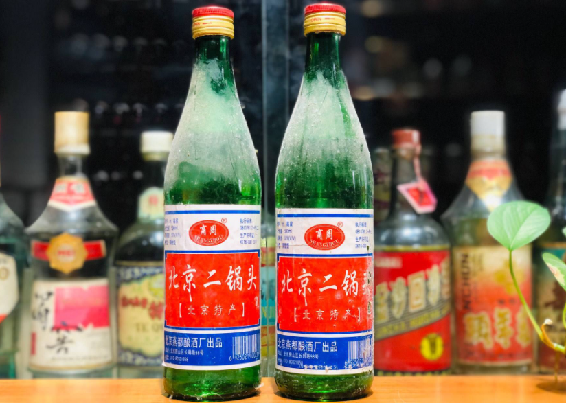 徐静蕾|徐静蕾全家在美国聚餐照曝光,喝白酒场面温馨,网友:不喝茅台?