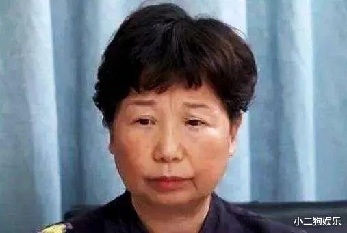 铁杆粉丝|树倒猢狲散！杜新枝住院后铁粉退出，郭策堂嫂再现“神操作”