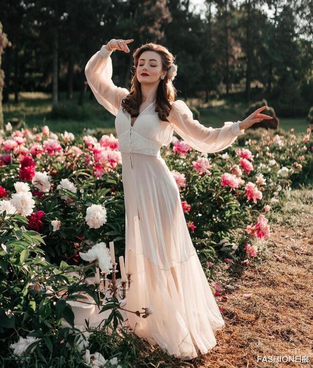 FASHION日报|超美的复古风格穿搭ins博主 笑起来太好看了吧