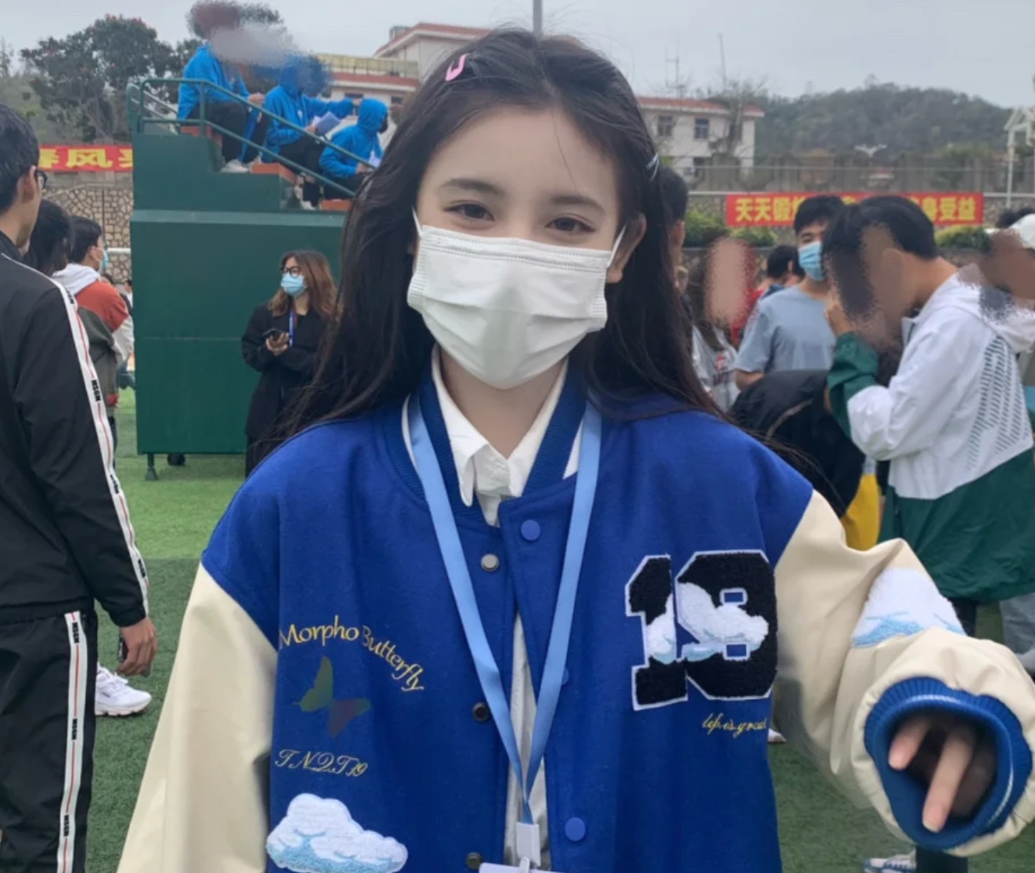 职业装|教育内卷化，“害”大学生沦为“社会底层”，何去何从成难题！