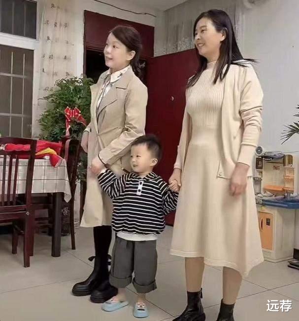 许敏|错换人生许敏晒新年照，浓妆艳抹极尽风韵！被赞气质绝佳！