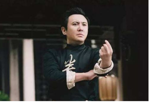 沈腾|沈腾结婚4年从不晒妻，原来是我们熟悉的荧屏女神，藏得太深了