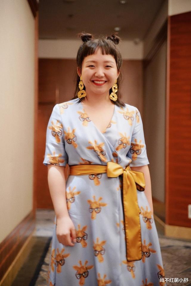 尚不红萌小舒|辣目洋子“胖”得自信,穿吊带裙秀身材,超120斤却成美人酥