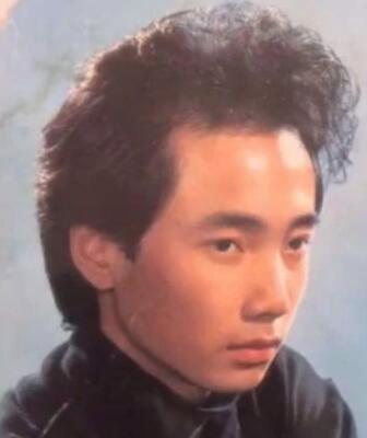 徐峥|徐峥16到49岁变化，别看他现在是光头，年轻时可是发质超好的发模