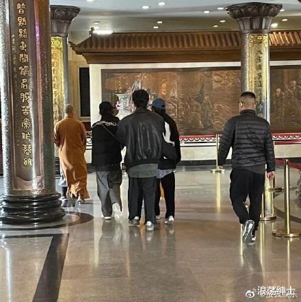 杨幂|杨幂刘诗诗撕破脸？野生照流出惊曝“私下关系” 网全看傻！