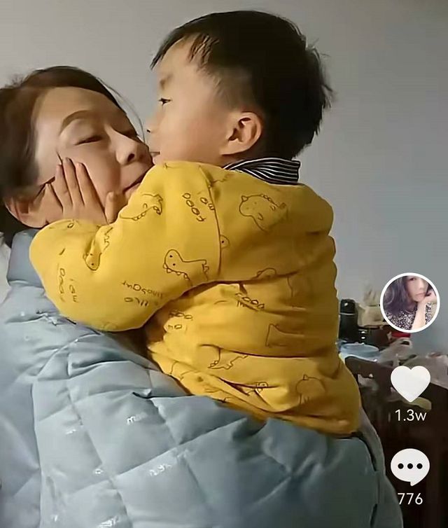 奇奇|平安夜许敏与姚威团聚：奇奇依偎在许妈怀里，这次再也舍不得松手