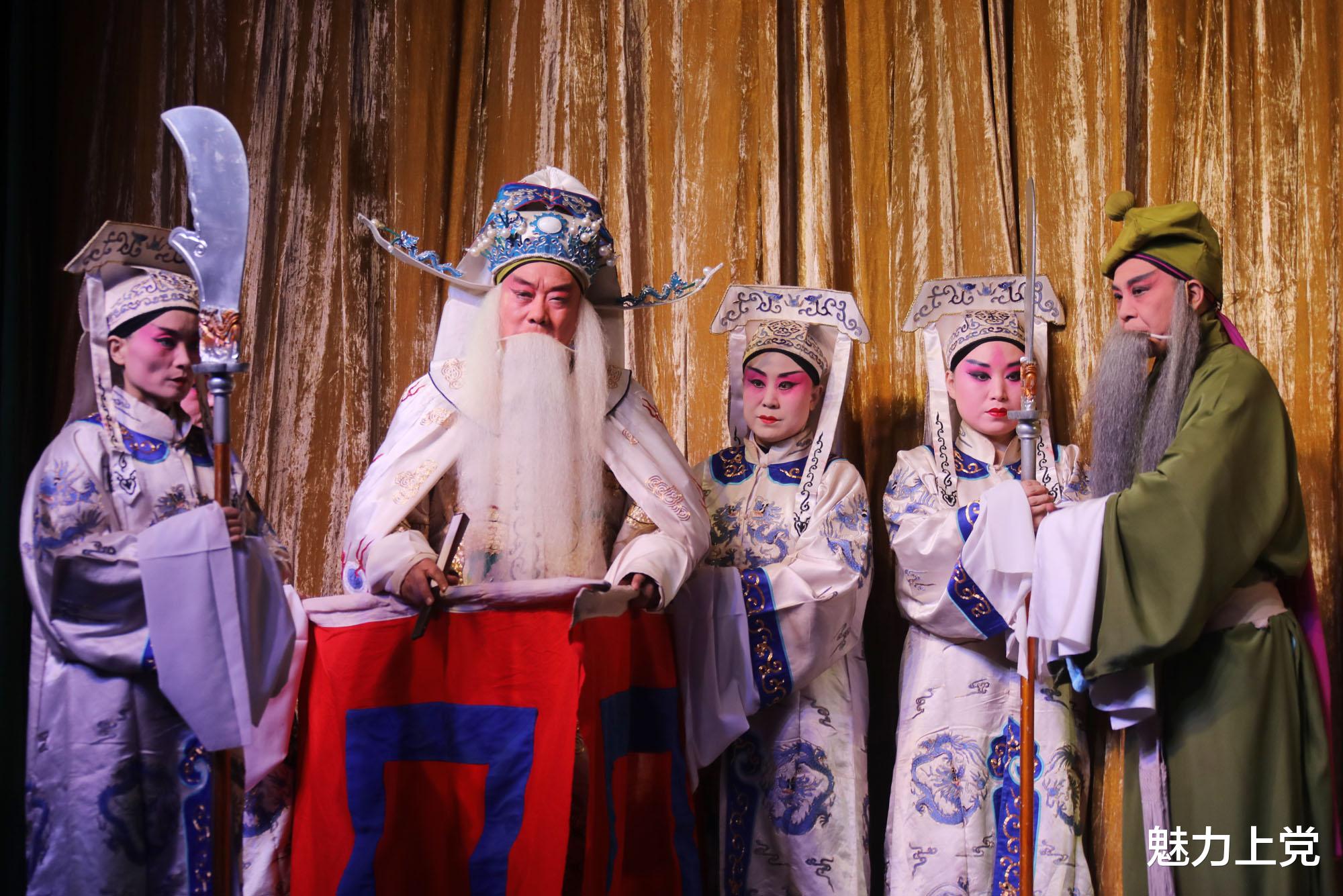 魅力上党 长治市上党梆子剧团走进潞州区屈家庄村惠民演出