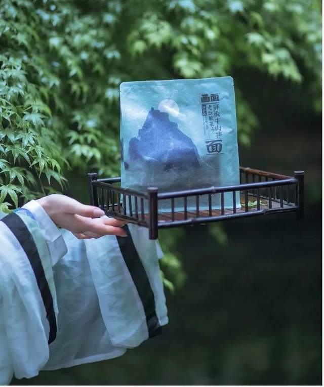 浪潮新消费 从「自嗨锅」到「自嗨锅出品」，中国能否诞生世界级的食品集团？