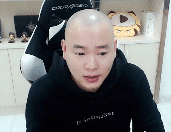 剑魂|DNF：首把红19光剑出现！玩家耗资300W打造白手，狂人又要被超越