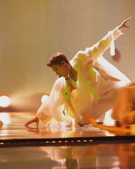 芒果台|跨年夜六大电视台收视大战，终于测出了真正的“收视王牌”