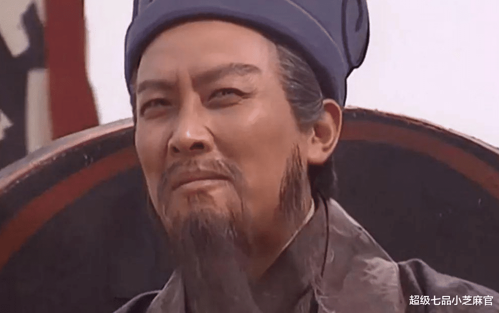 诸葛亮|黄皓是蜀汉最大奸臣，为啥诸葛亮在临死前不杀了他？原因很简单