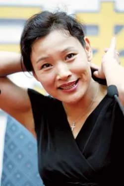 谭谈交通|著名演员陈冲发长文悼念母亲引发网友怒怼：孝心不是用来作秀的