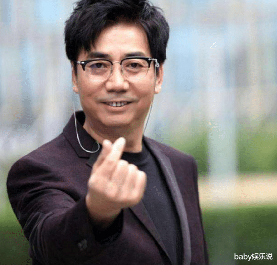 范明|范明：娶大6岁二婚女当老婆，对继子视如己出，今继子成国家骄傲