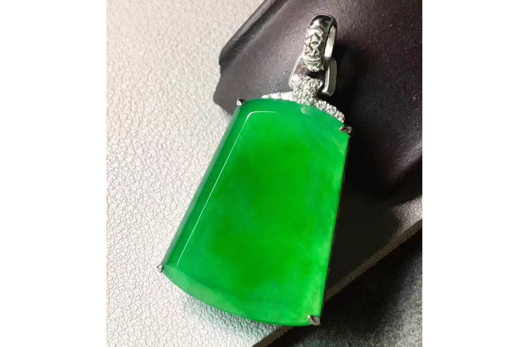 翡翠|翡翠无事牌的来由