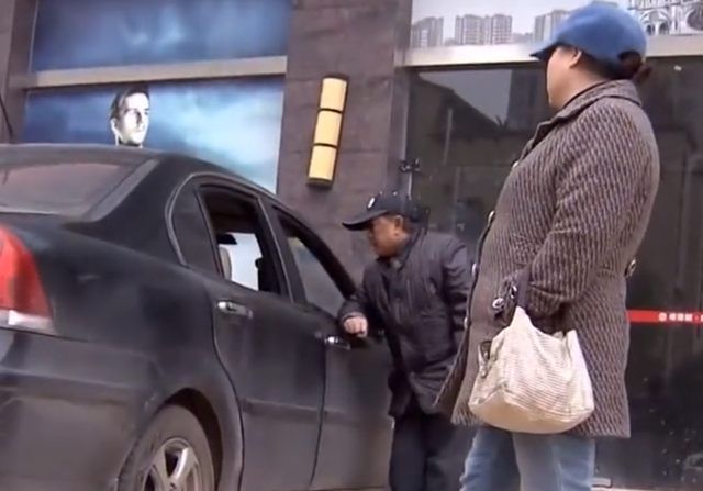 蓦然一牟 年轻时父亲背着家庭乱搞，如今老了想让儿子养老，儿子：想得美！