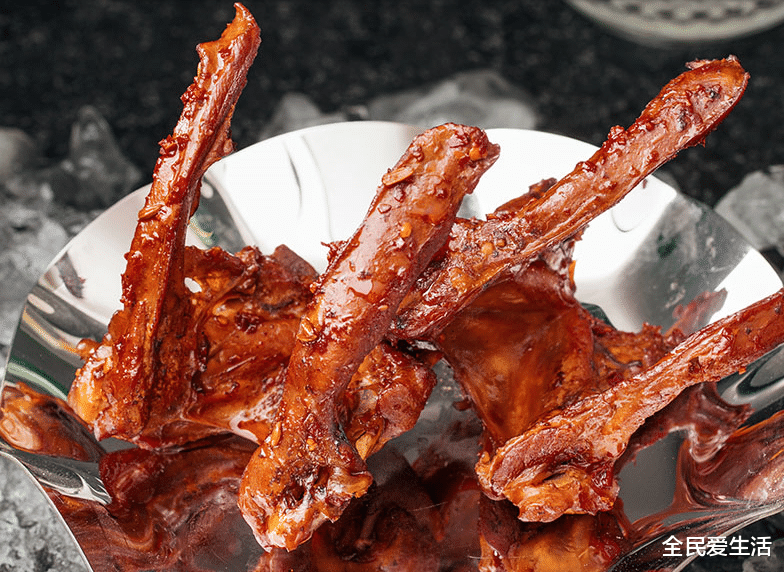 薇娅|请薇娅直播后，身价70亿零食商“浑身冒汗”，半分钟销量顶一年