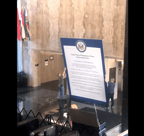 迈克·蓬佩奥|蓬佩奥的\牌坊\，倒了…