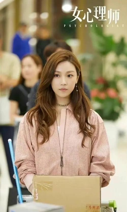 贺顿|播出14天口碑全面“逆袭”？杨紫新剧成功的原因在这儿