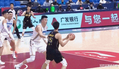 赵岩昊|全能替补! 赵岩昊砍18+6 再度上演库里式超远三分